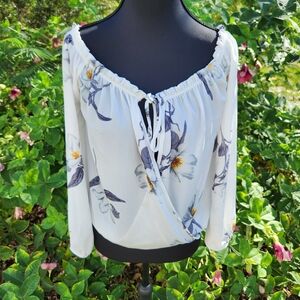 Charlotte Russe Womens Knit Top Size M White Floral Off The Shoulder EUC